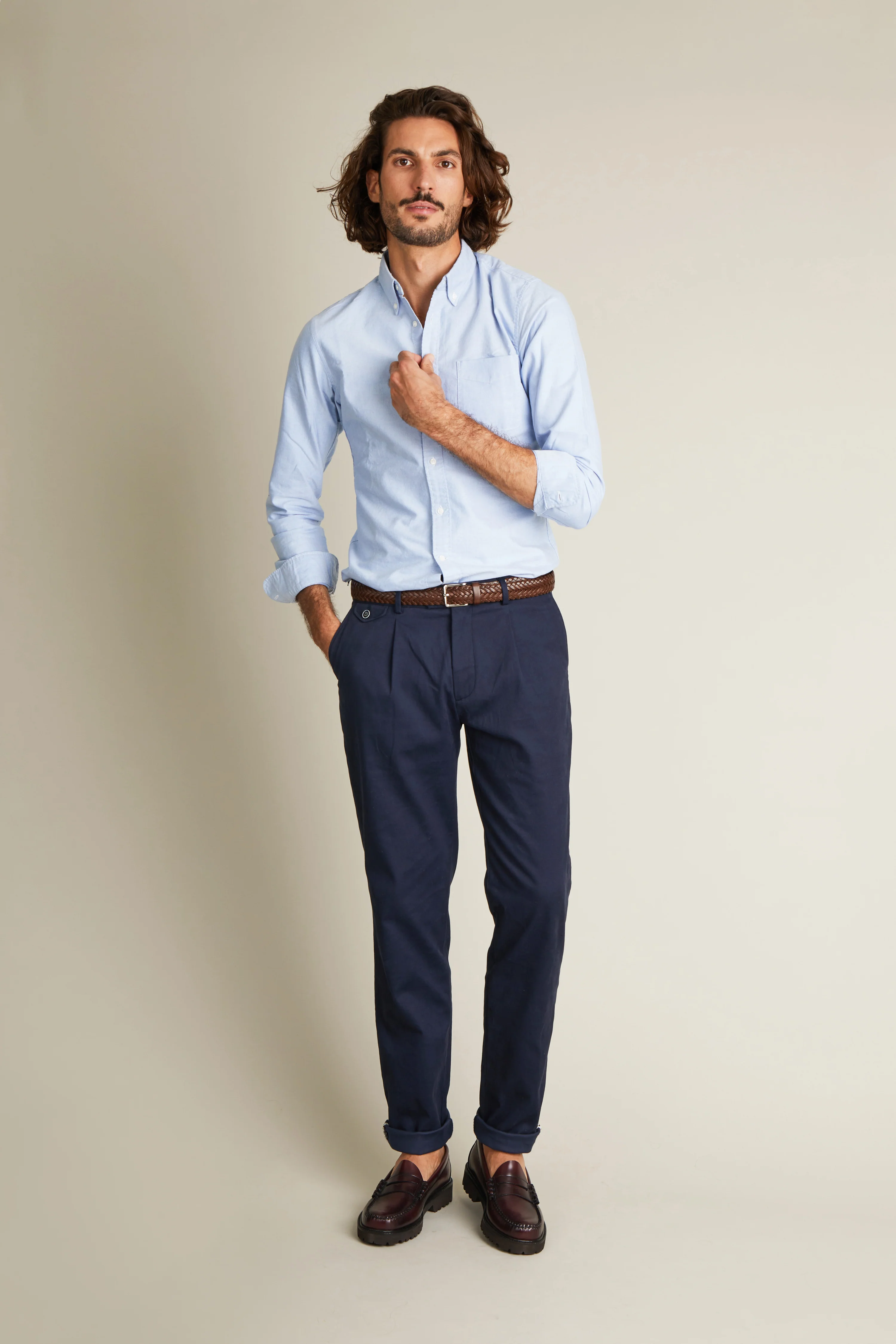 Chino à pinces marine - Image 5