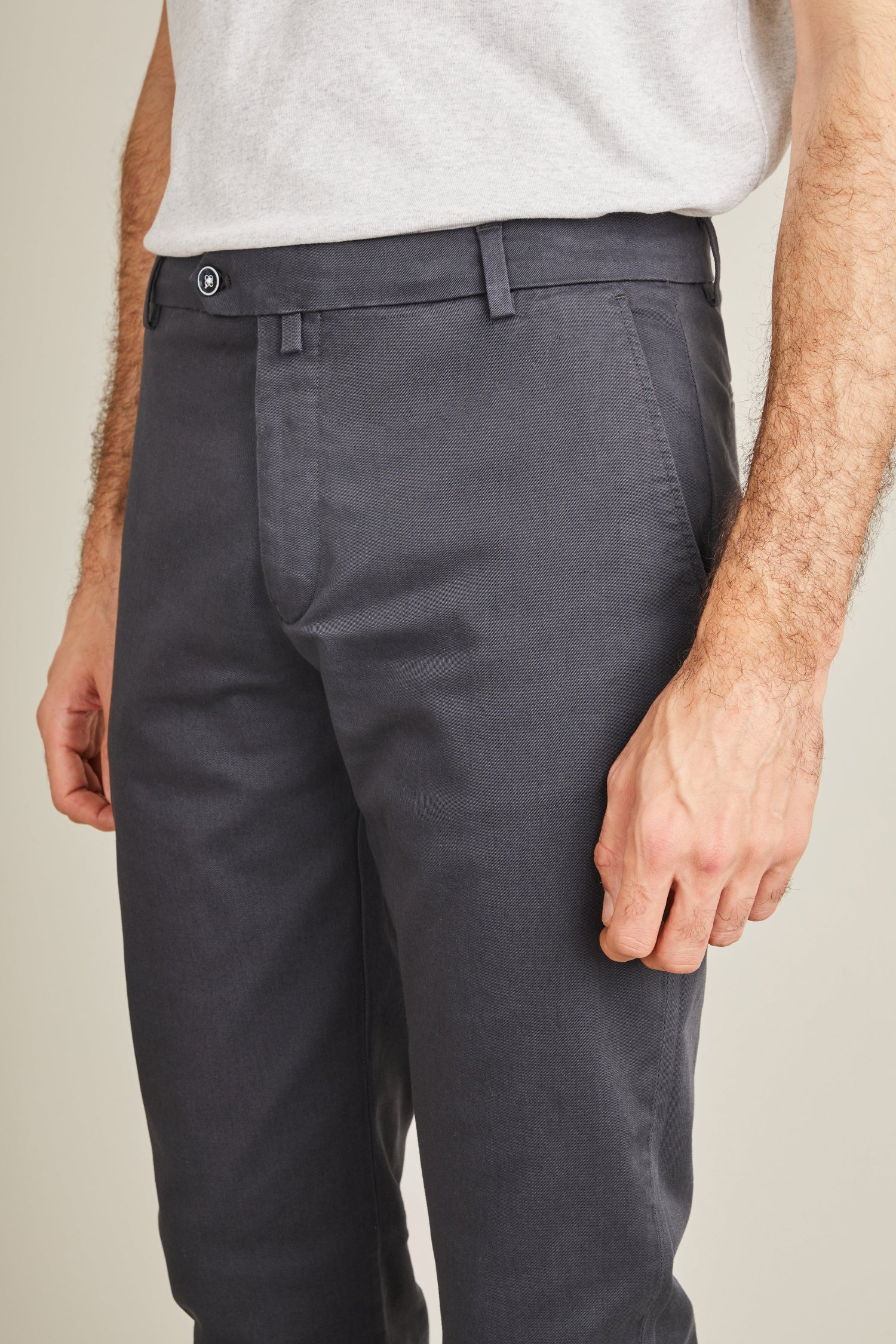 Chino gris anthracite - Image 3