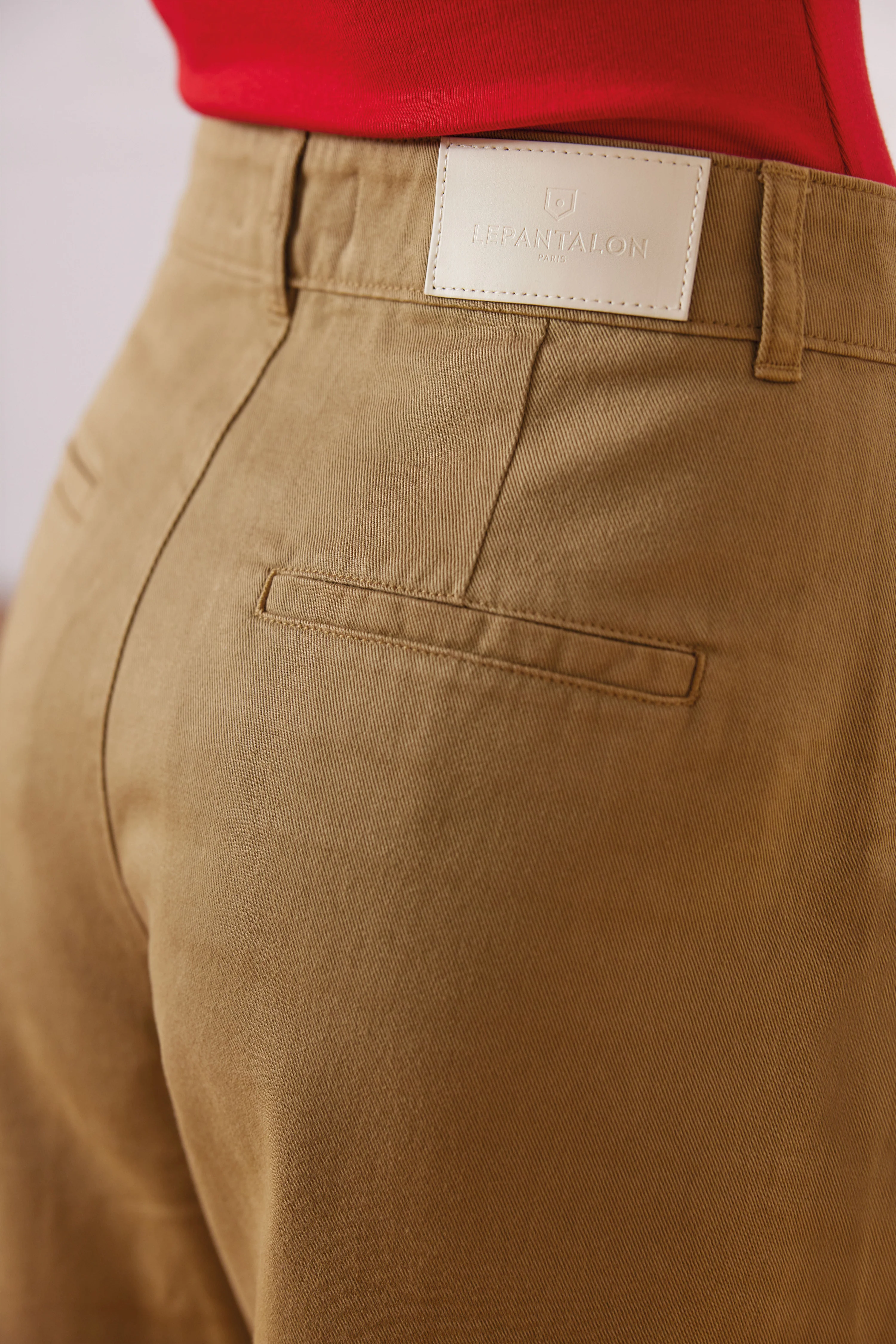 Pantalon à pinces beige foncé - Image 2
