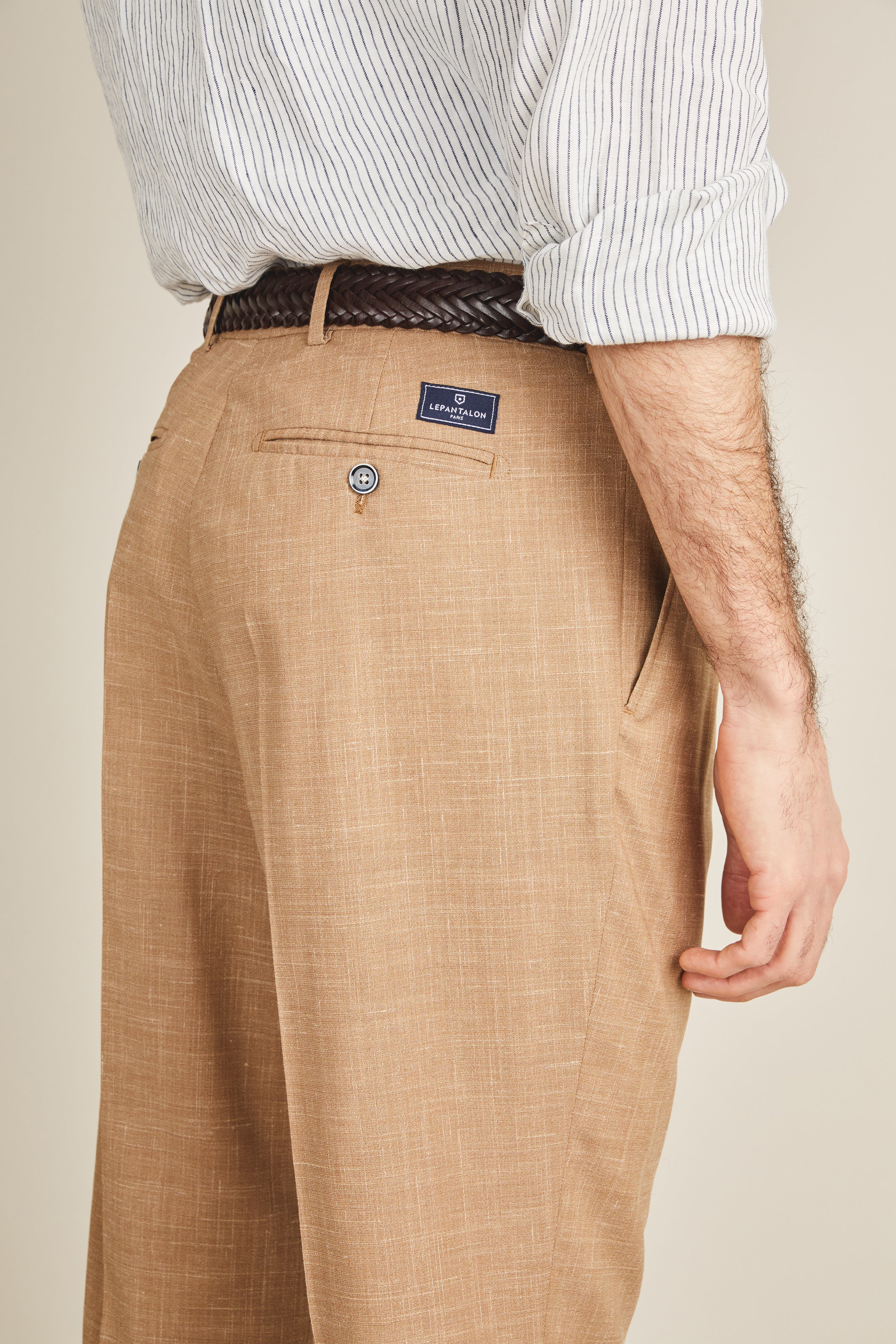 Pantalon à pinces léger brun - Image 5